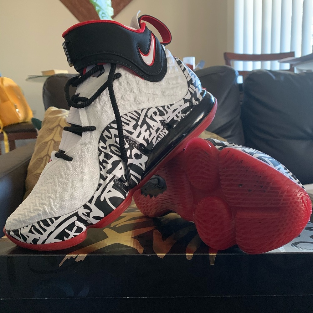 Nike Lebron XVII